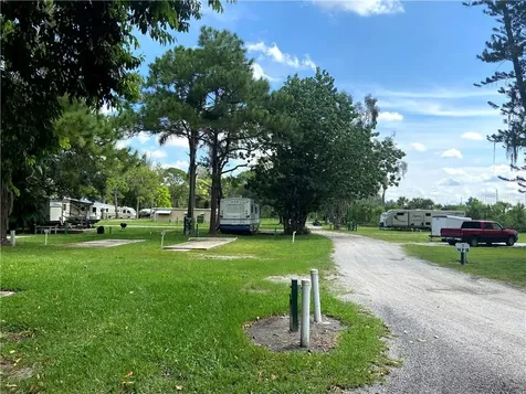 9071, 9075, 9079 S Tamiami Trail Venice FL 34293