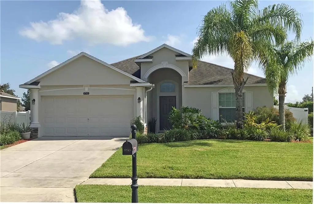 5743 Coquyt Drive Mount Dora FL 32757