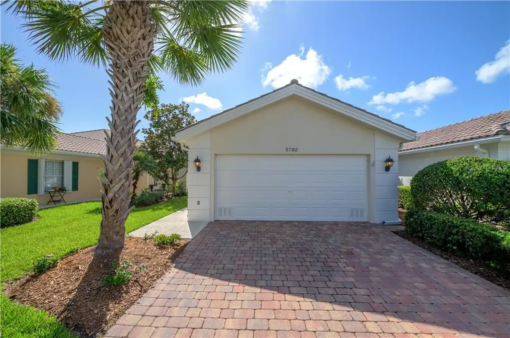 5762 Tristino Lane Sarasota FL 34238