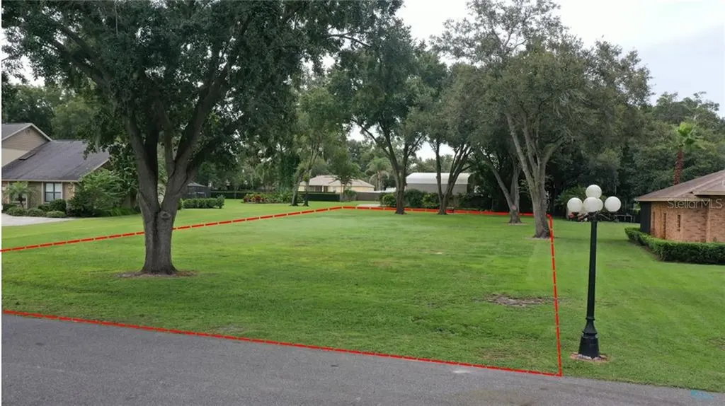 933 Lake Deeson Point Lakeland FL 33805