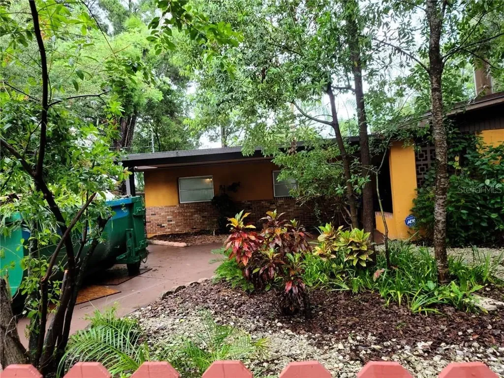 805 Monaco Drive Tampa FL 33613