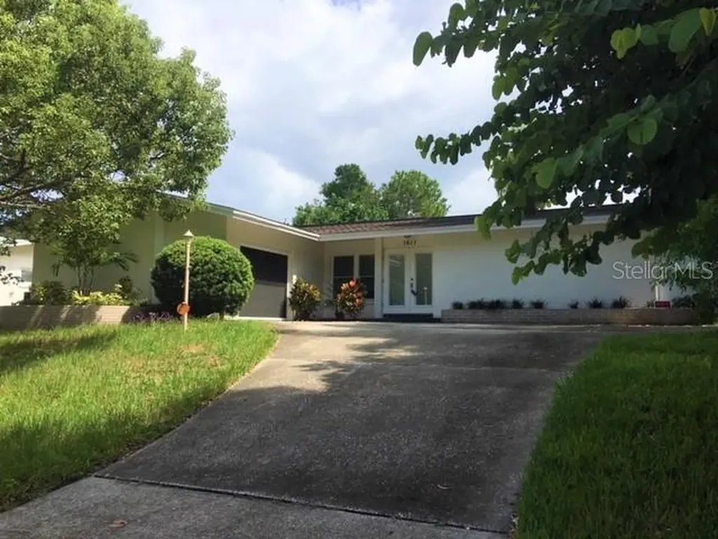 1611 Algonquin Drive Clearwater FL 33755