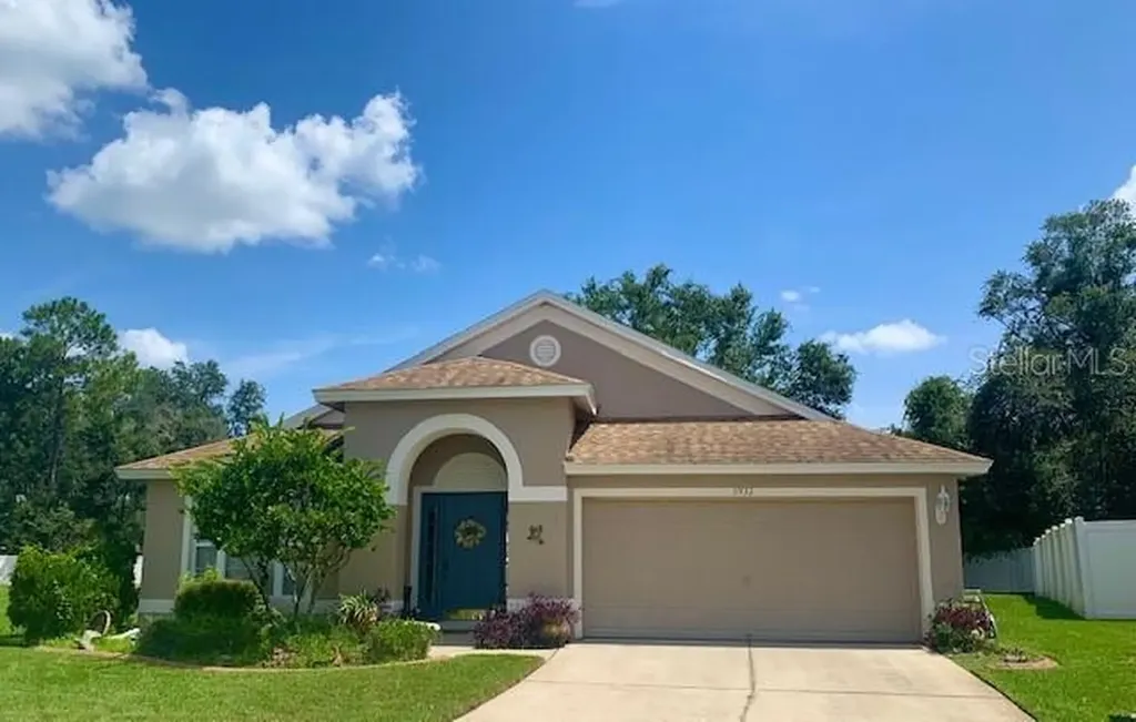 5932 Lawrin Court Wesley Chapel FL 33544