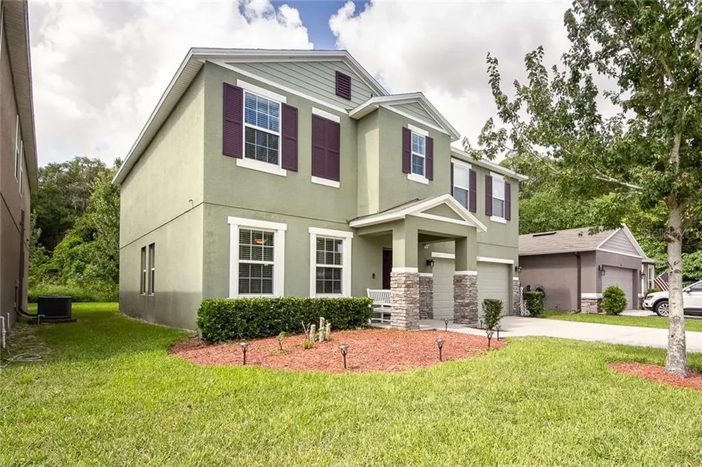 5125 Grassy Knoll Drive Tavares FL 32778