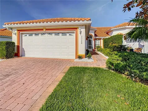 5028 Harbour Drive Oxford FL 34484