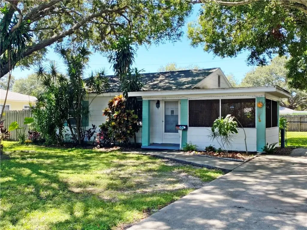 1116 Essex Drive N St Petersburg FL 33710