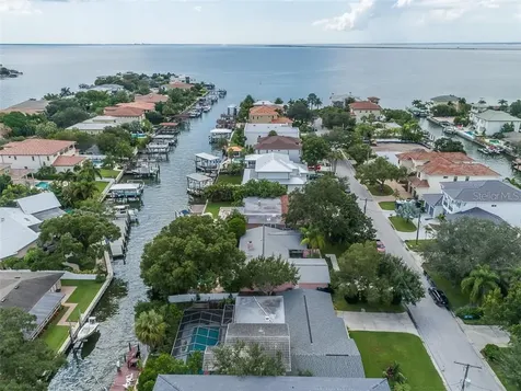 4926 W San Rafael Street Tampa FL 33629