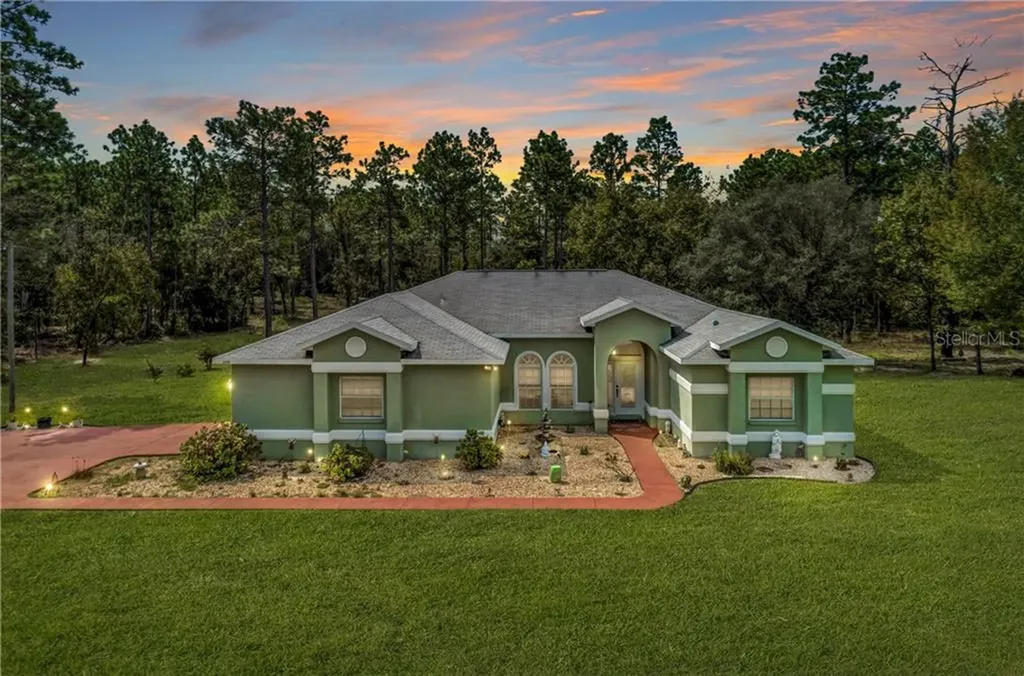 22590 SW Neptune Boulevard Dunnellon FL 34431