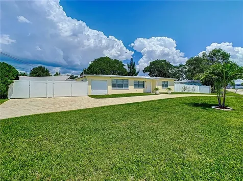 4005 W Coachman Avenue Tampa FL 33611