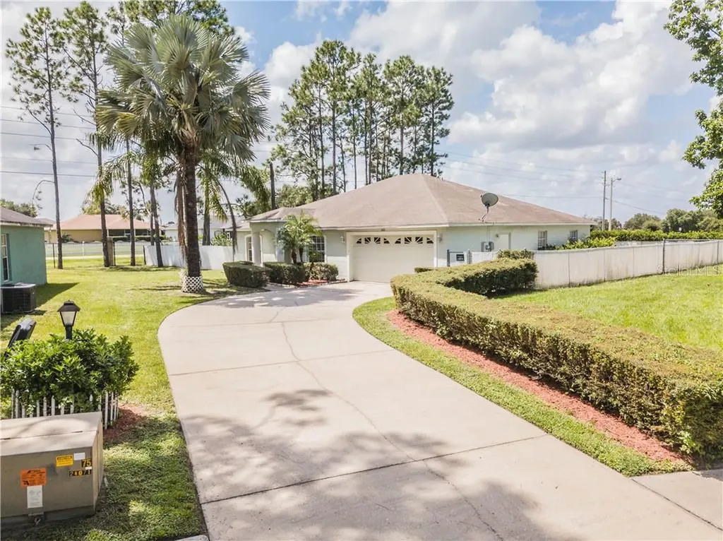 3211 Grand Pines Drive Lakeland FL 33810