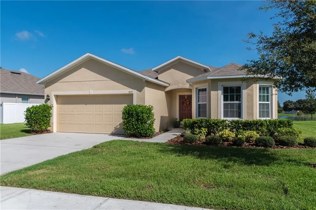 807 Grand Park Court Deland FL 32724