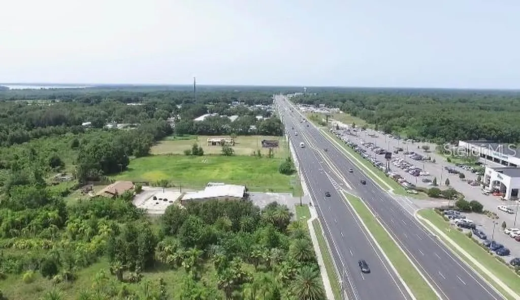 2165 Us Highway 441/27 Fruitland Park FL 34731