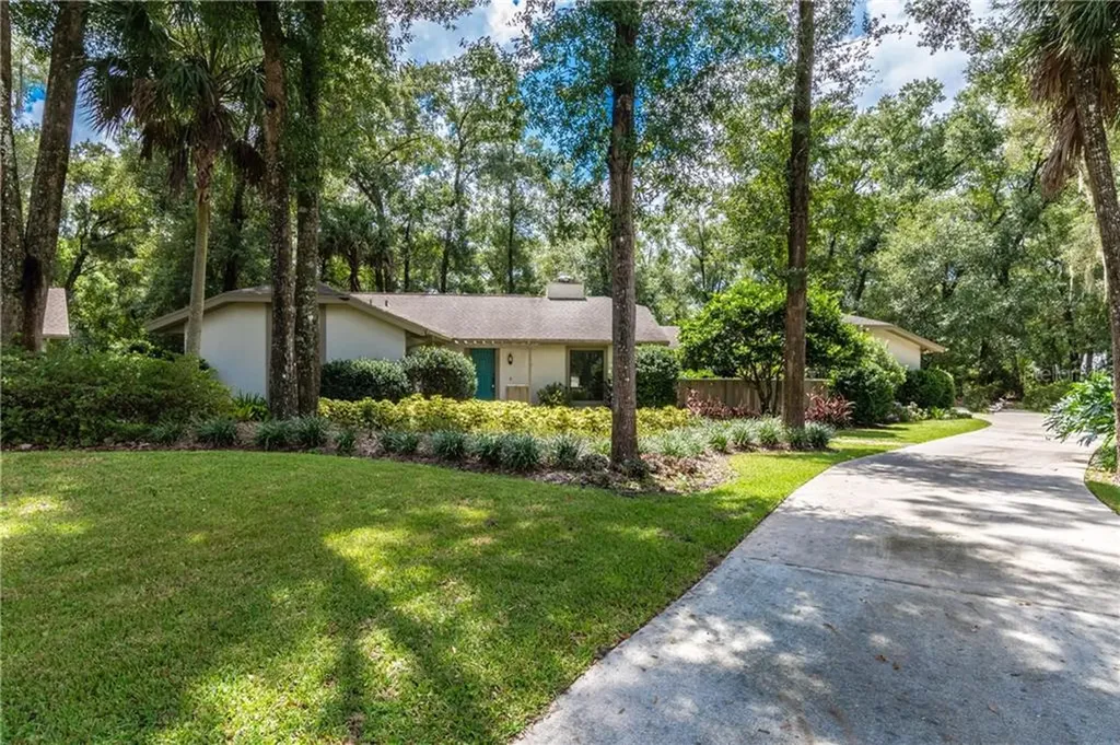 810 Freemans Farm Road Deland FL 32720