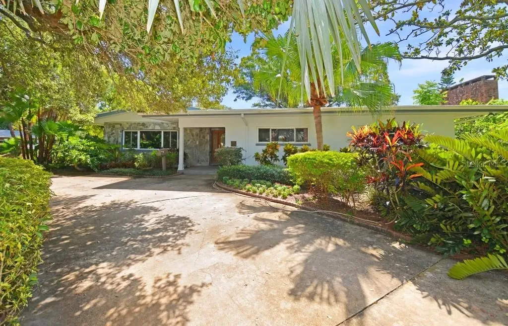 331 61st Street N St Petersburg FL 33710