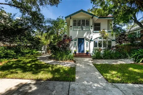 1027 15th Avenue N St Petersburg FL 33704