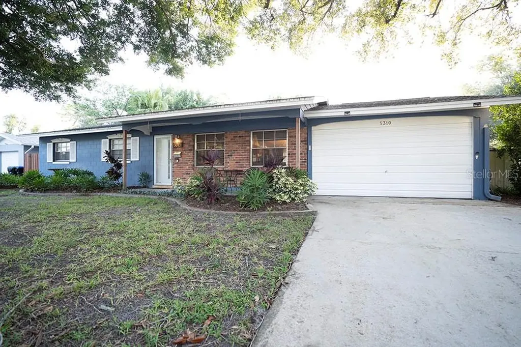5310 Locksley Avenue Orlando FL 32810
