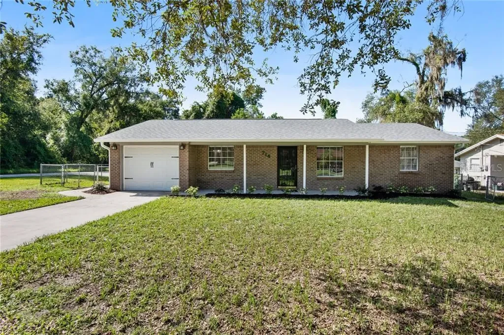 714 E Voorhis Avenue Deland FL 32724
