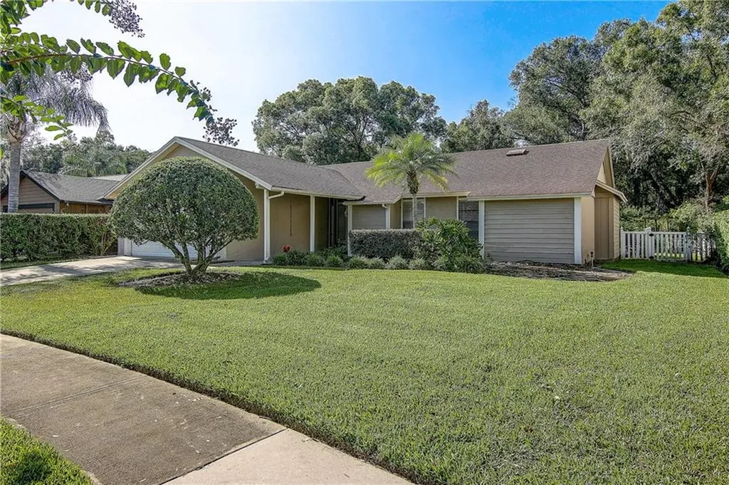 3307 Foxridge Circle Tampa FL 33618