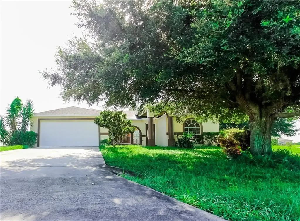 1402 Bluff Loop Dundee FL 33838