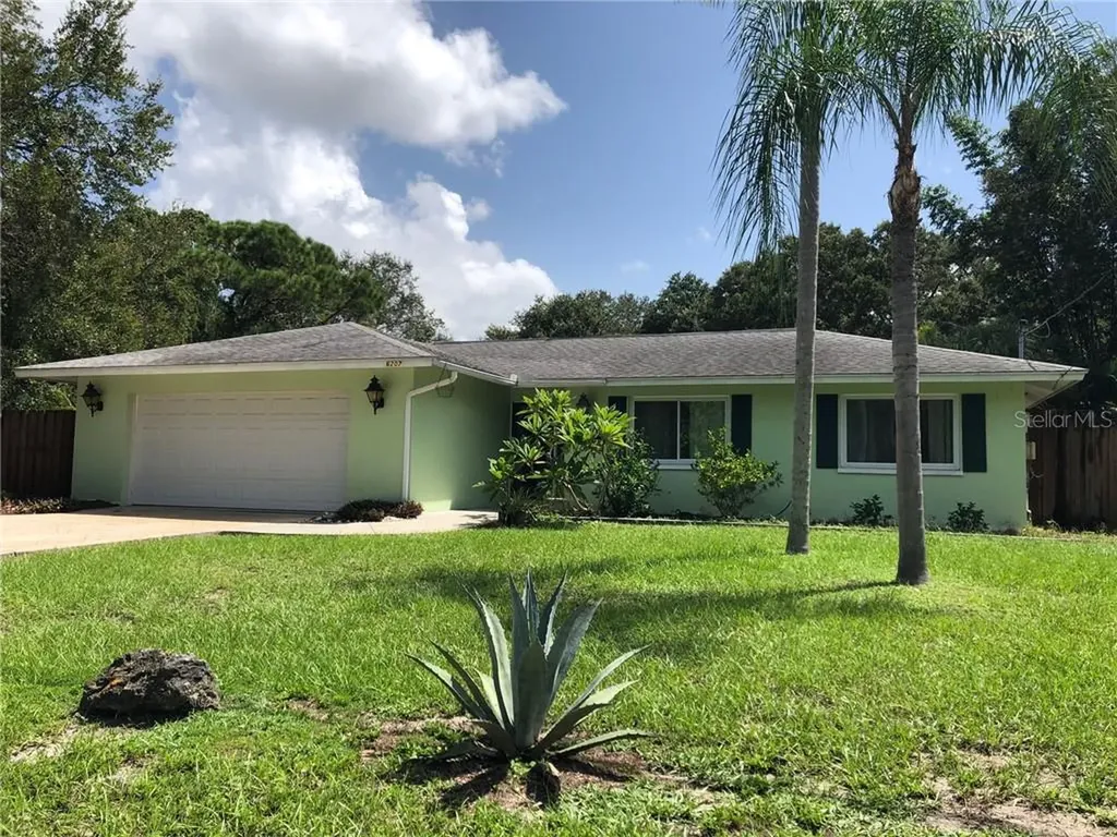 6207 Rockefeller Avenue Sarasota FL 34231
