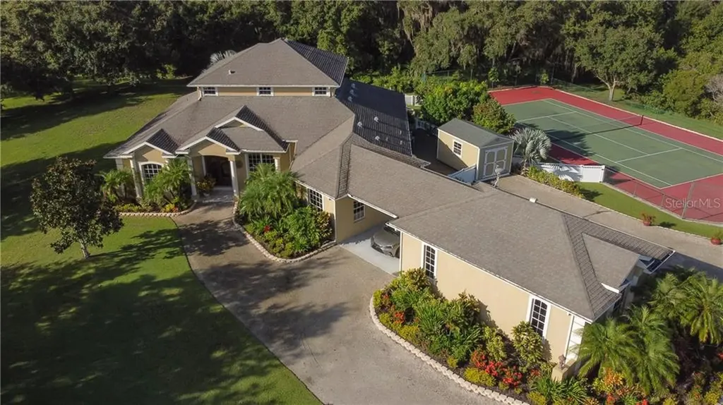 5200 Saddle Oak Trail Sarasota FL 34241