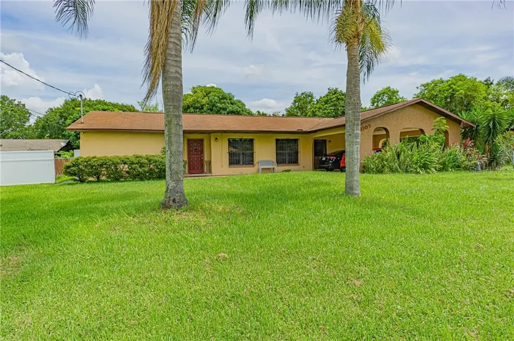 8107 Blossom Avenue Tampa FL 33614