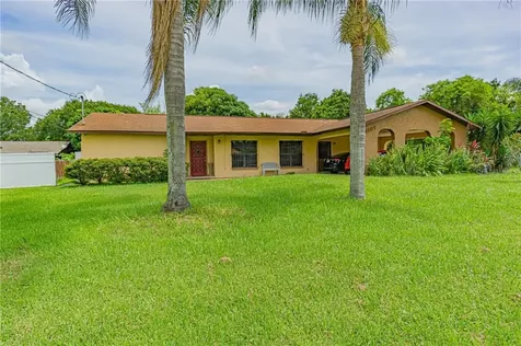 8107 Blossom Avenue Tampa FL 33614