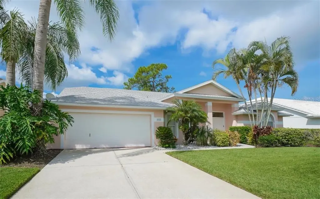 6935 Stetson Street Circle Sarasota FL 34243