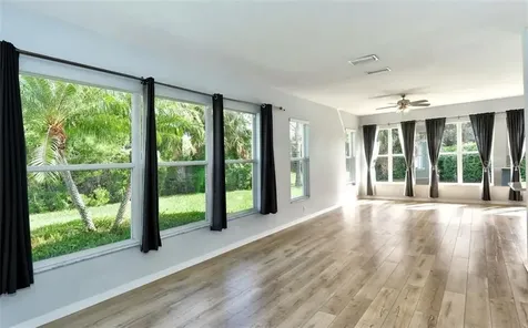 5071 Hanging Moss Lane Sarasota FL 34238
