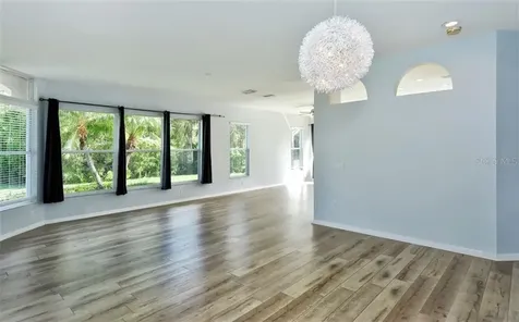 5071 Hanging Moss Lane Sarasota FL 34238