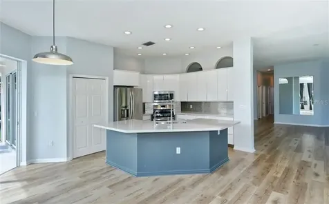5071 Hanging Moss Lane Sarasota FL 34238