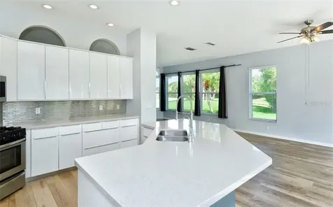5071 Hanging Moss Lane Sarasota FL 34238