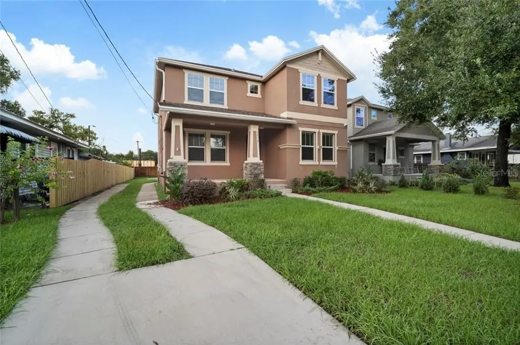 1216 E Giddens Avenue Tampa FL 33603