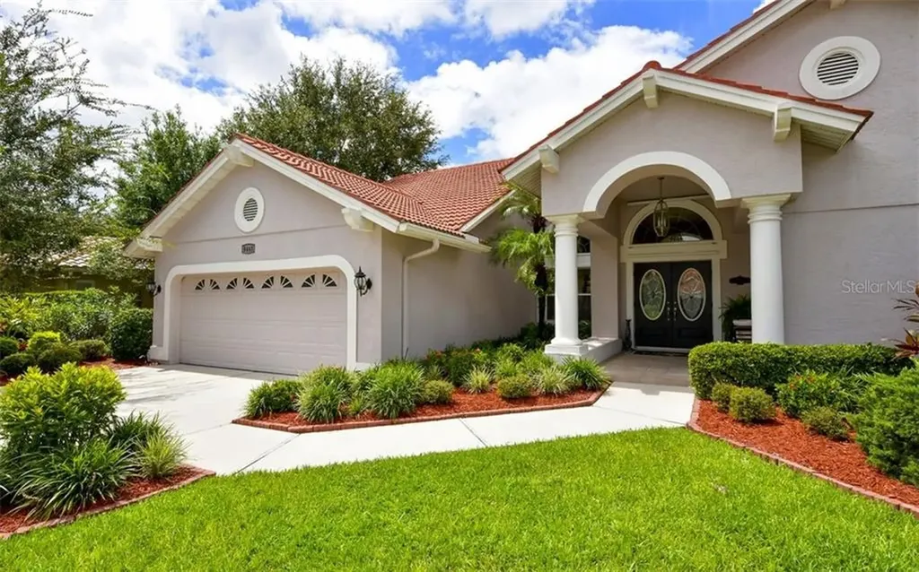 8443 Woodbriar Drive Sarasota FL 34238