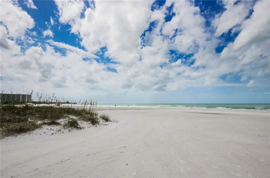 1164 W Peppertree Drive Sarasota FL 34242