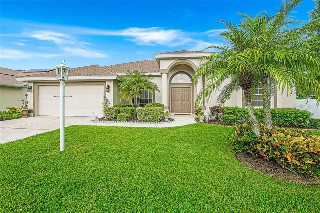 7419 38th Street E Sarasota FL 34243