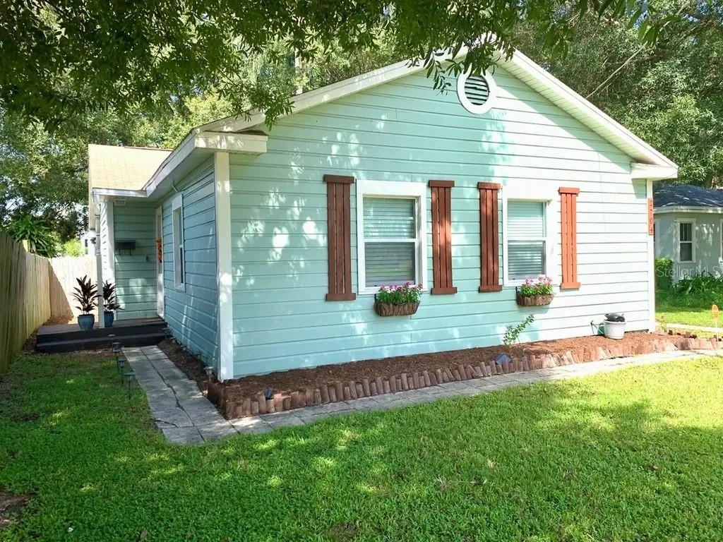 2704 N Munro Street Tampa FL 33602