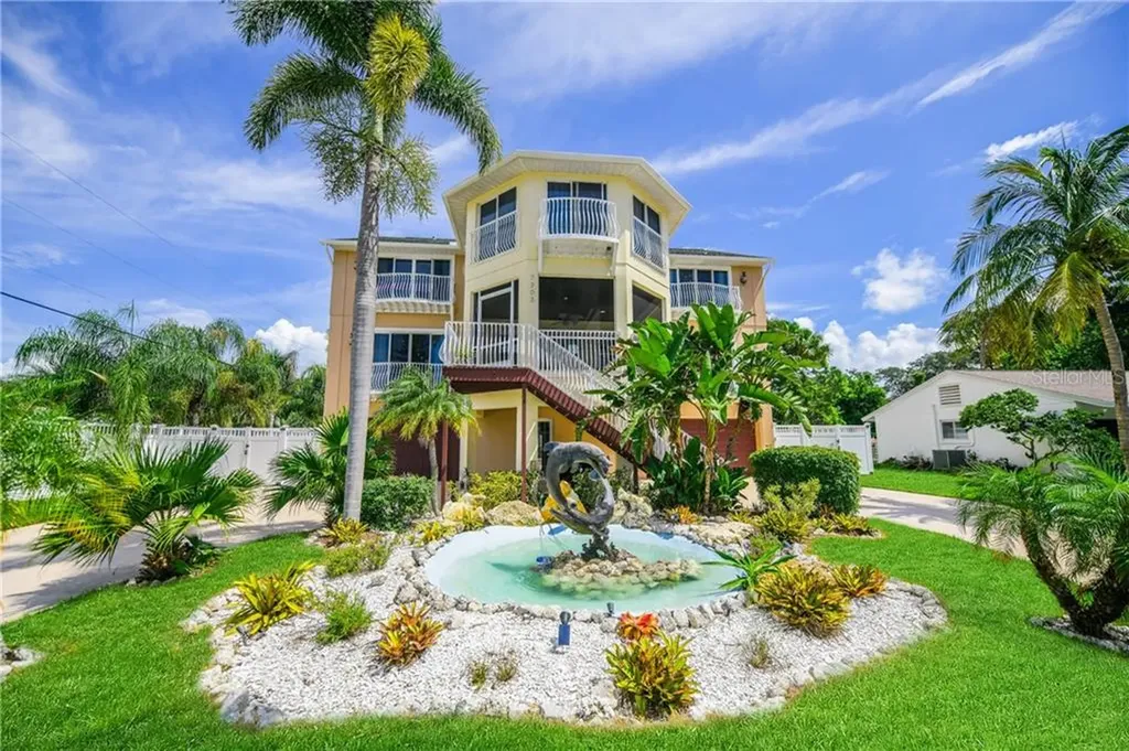 7303 Westmoreland Drive Sarasota FL 34243