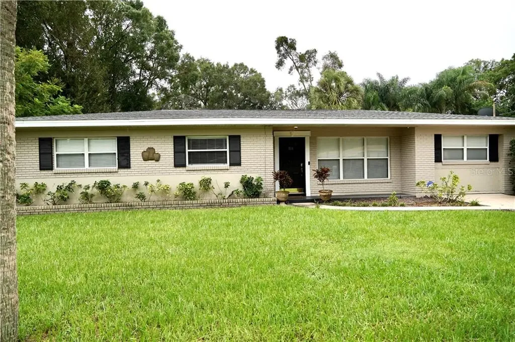 804 W 124th Avenue Tampa FL 33612