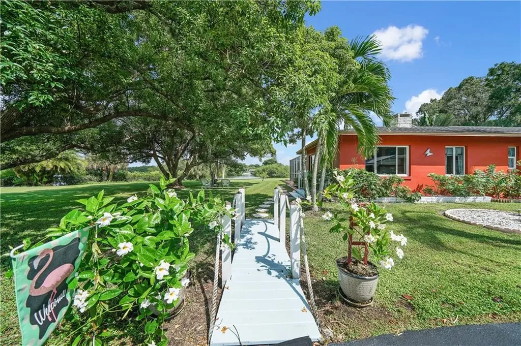1617 Manor Road Englewood FL 34223