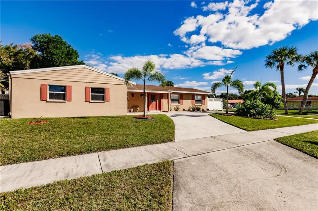 6515 Colonial Drive Sarasota FL 34231