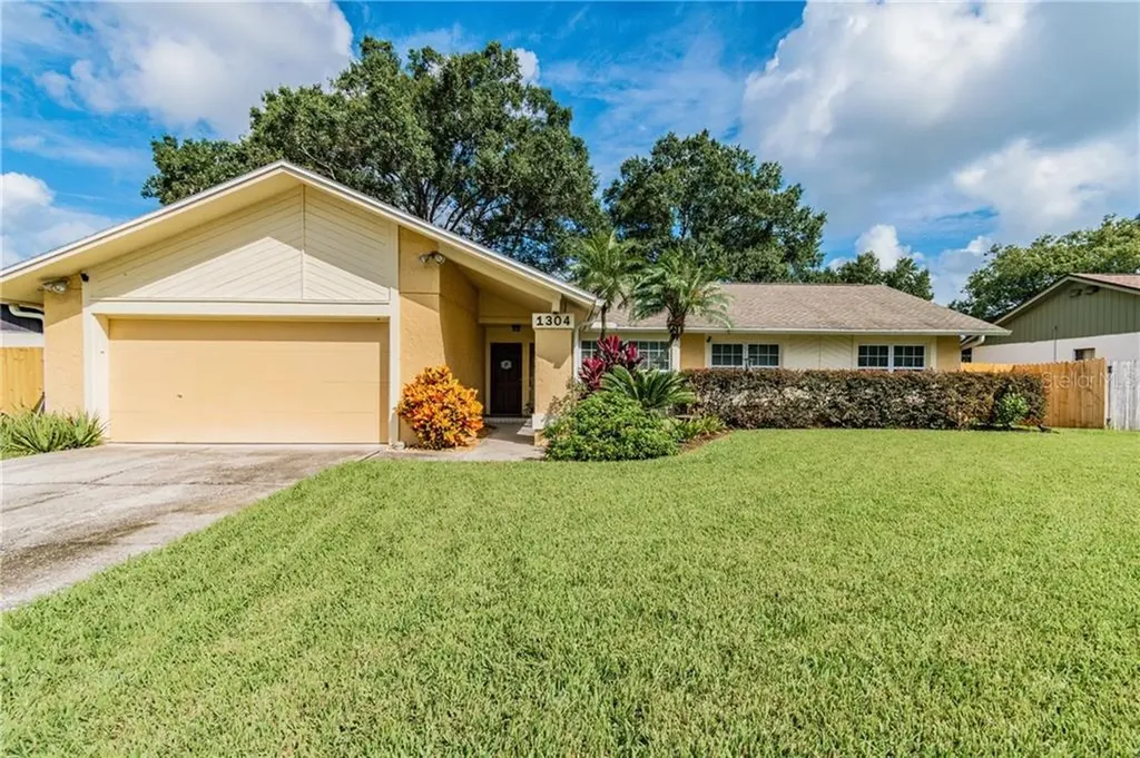 1304 Sandalwood Drive Plant City FL 33563