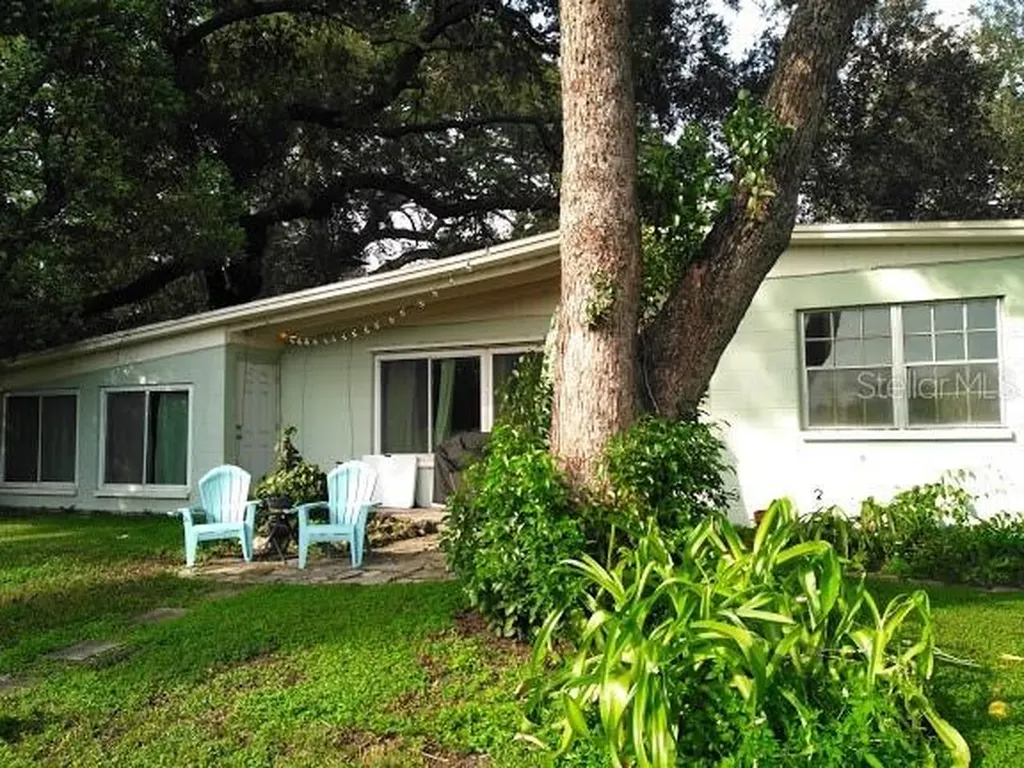 2112 W Hiawatha Street Tampa FL 33604