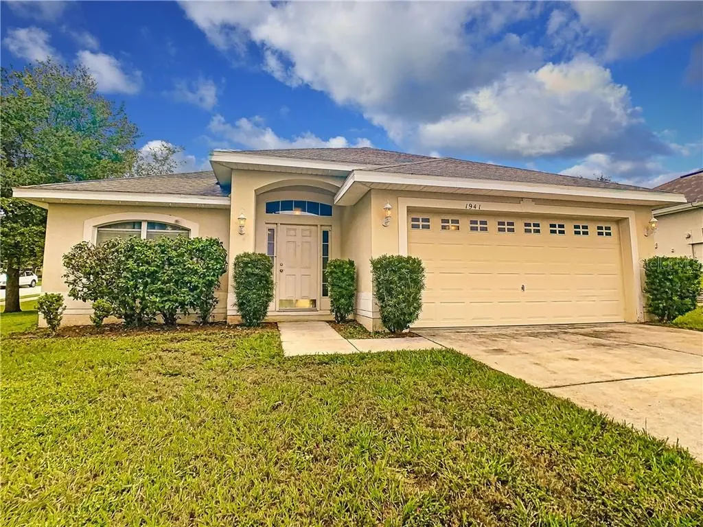 1941 Southern Oak Loop Minneola FL 34715