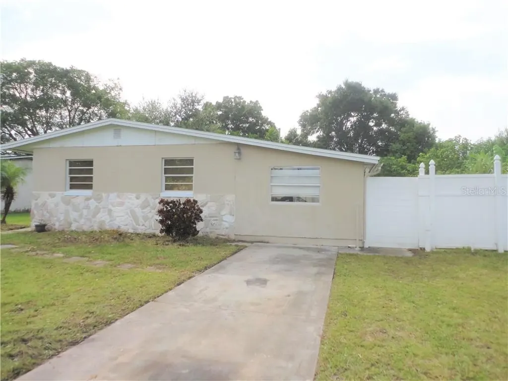 2620 N Beaumont Avenue Kissimmee FL 34741