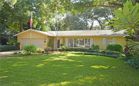 227 Palm Lane N St Petersburg FL 33710