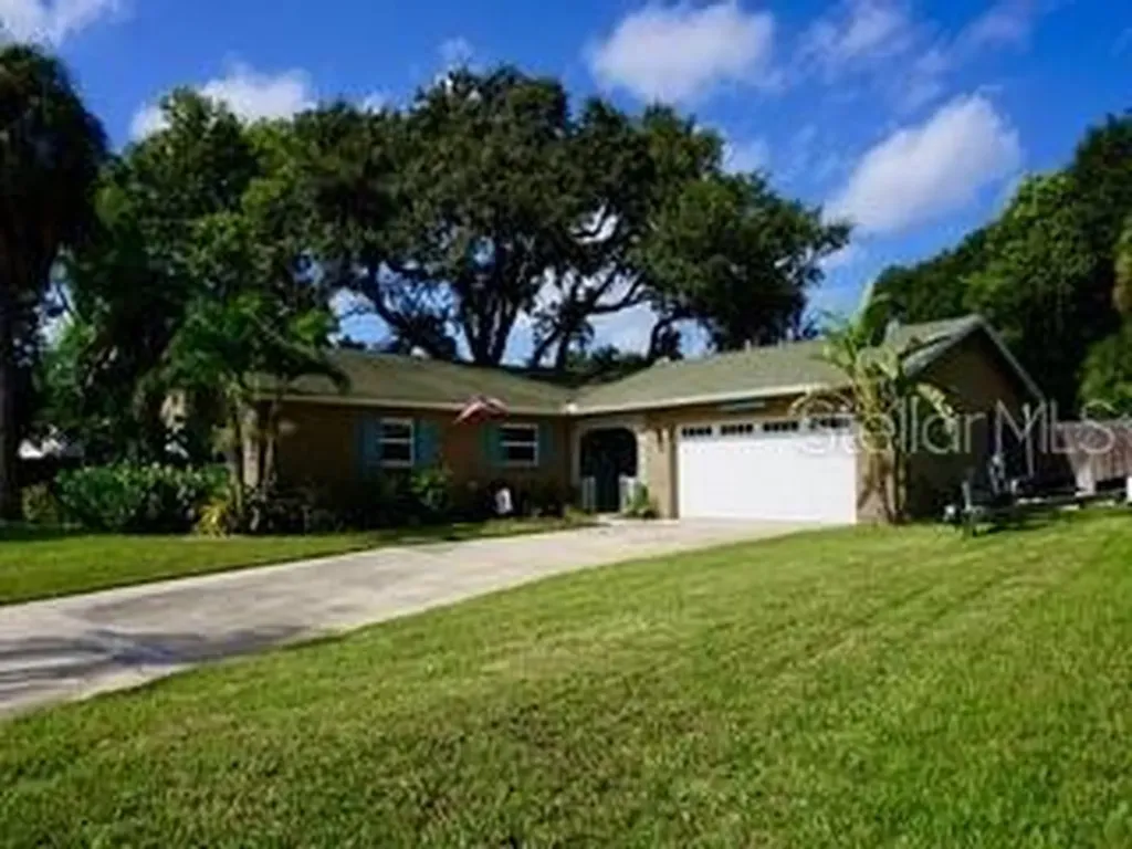 8405 S Flintrock Court Tampa FL 33615