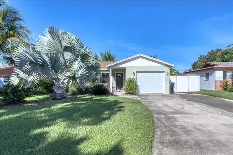 7420 Oak Street NE St Petersburg FL 33702