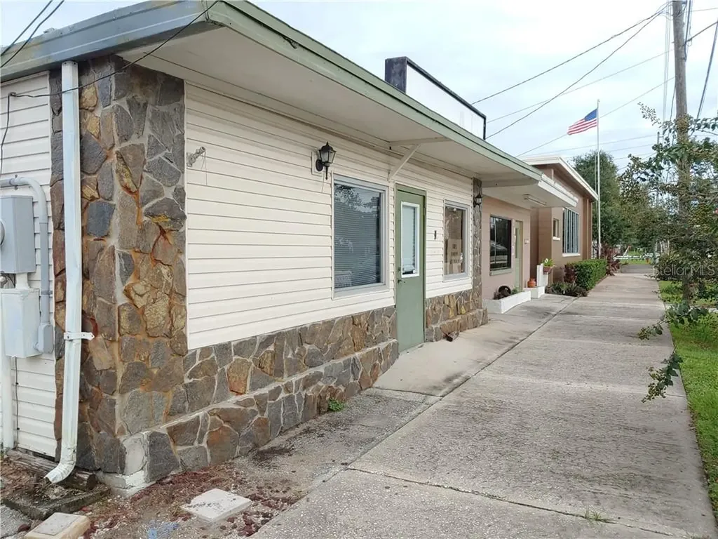 215 N Scenic Highway Frostproof FL 33843