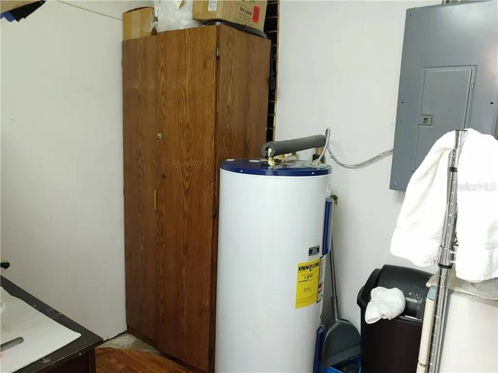 215 N Scenic Highway Frostproof FL 33843